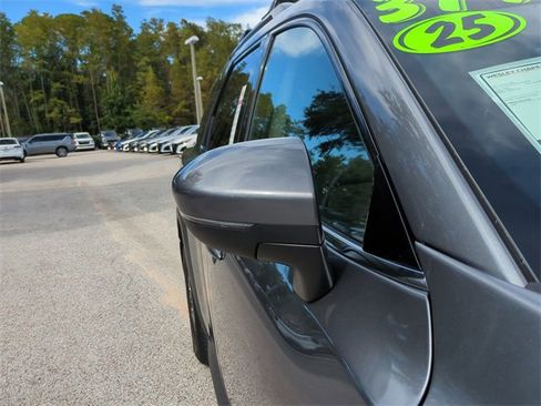 Certified 2025 Nissan Pathfinder SV image 12