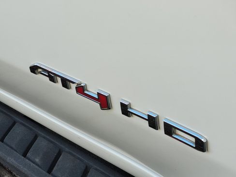 Used 2021 GMC Sierra 2500 AT4 w/ AT4 Premium Plus Package image 11