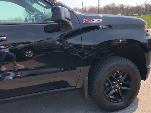 Used 2021 Chevrolet Silverado 1500 LT Trail Boss w/ Bed Protection Package image 9