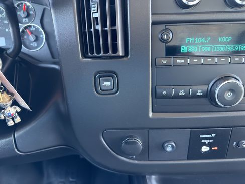 Used 2021 Chevrolet Express 3500 w/ Driver Convenience Package image 37