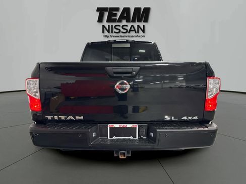 Used 2019 Nissan Titan SL w/ Off-Road Package image 5