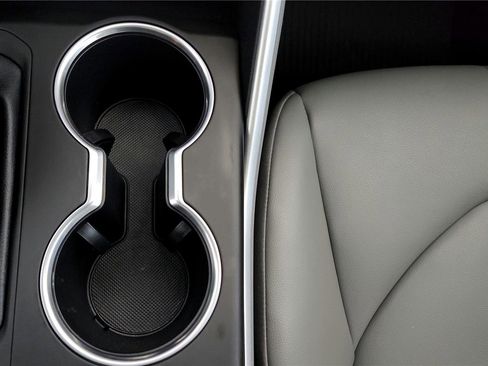 Certified 2024 Toyota Highlander XLE image 47