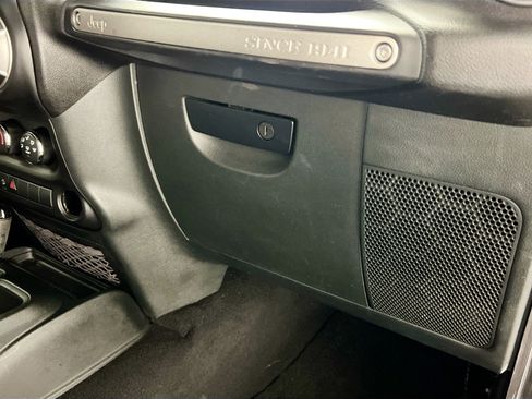 Used 2018 Jeep Wrangler Sport image 34