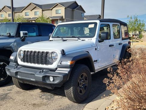 Used 2025 Jeep Wrangler Sport image 3