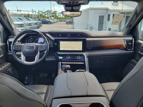 Used 2025 GMC Sierra 1500 Denali AWD/4WD image 13