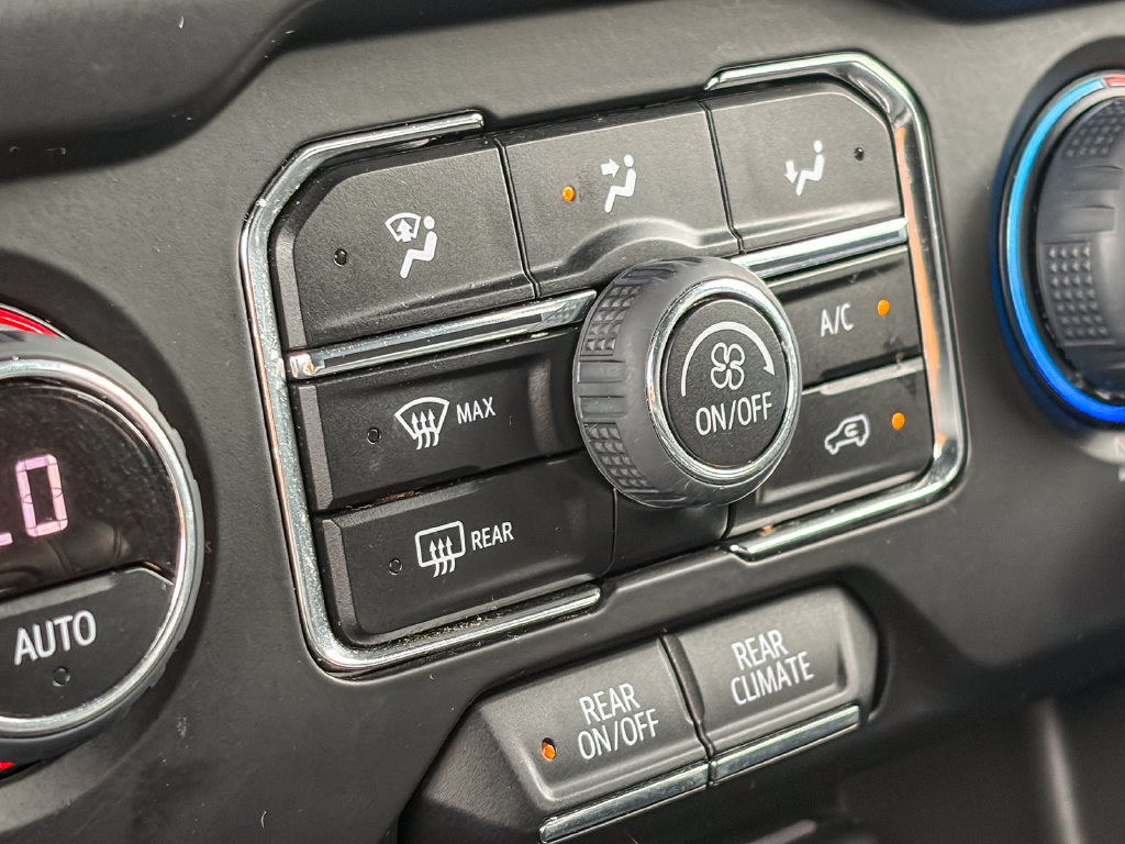 Used 2023 Chevrolet Tahoe LS AWD/4WD image 32
