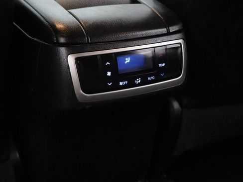 Used 2015 Toyota Highlander Limited w/ Driver Technology Package AWD/4WD image 11