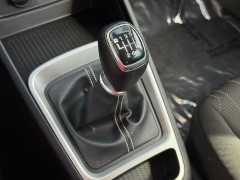 Used 2020 Hyundai Venue SE FWD image 26