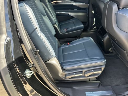 Certified 2025 Cadillac Escalade IQ Luxury 2 w/ LPO, Premium Carpet Package AWD/4WD image 16