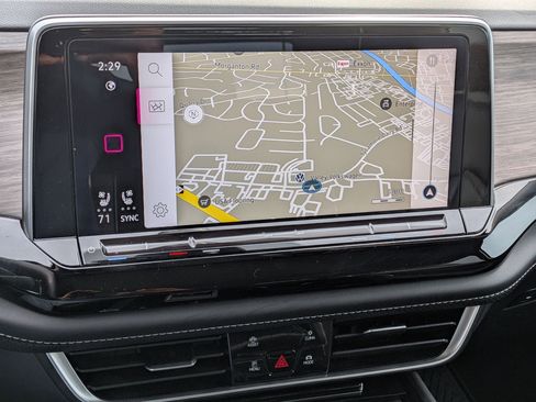 Used 2024 Volkswagen Atlas SEL Premium R-Line image 25