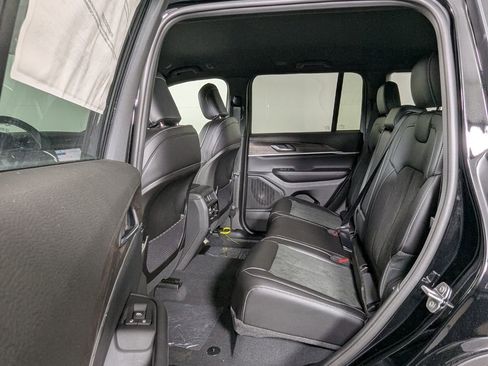 New 2026 Jeep Grand Cherokee Altitude RWD image 28