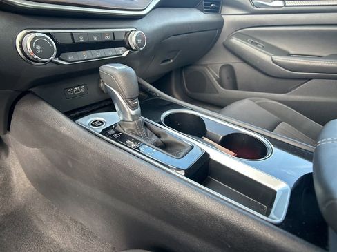 Used 2024 Nissan Altima 2.5 SV image 7