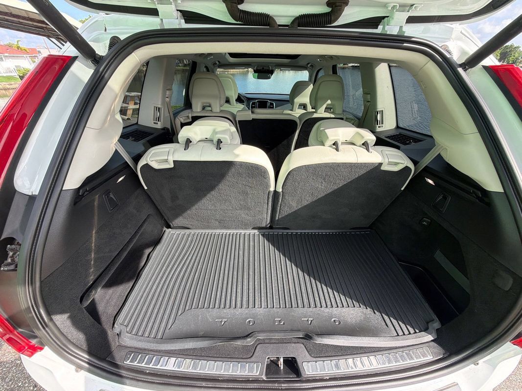 Used 2018 Volvo XC90 T6 Momentum w/ Convenience Package AWD/4WD image 11