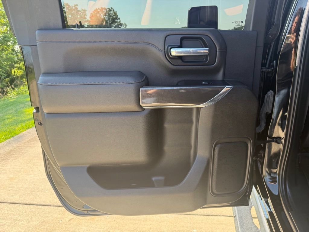 Used 2022 GMC Sierra 2500 AT4 w/ Driver Alert Package I AWD/4WD image 16