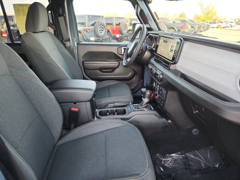 Used 2025 Jeep Wrangler Willys image 20