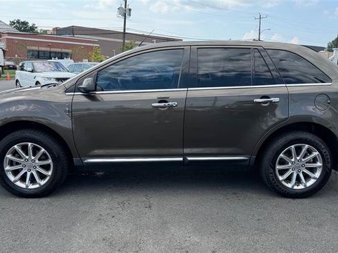 Used 2011 Lincoln MKX 2WD w/ 101A Rapid Spec Order Code image 3