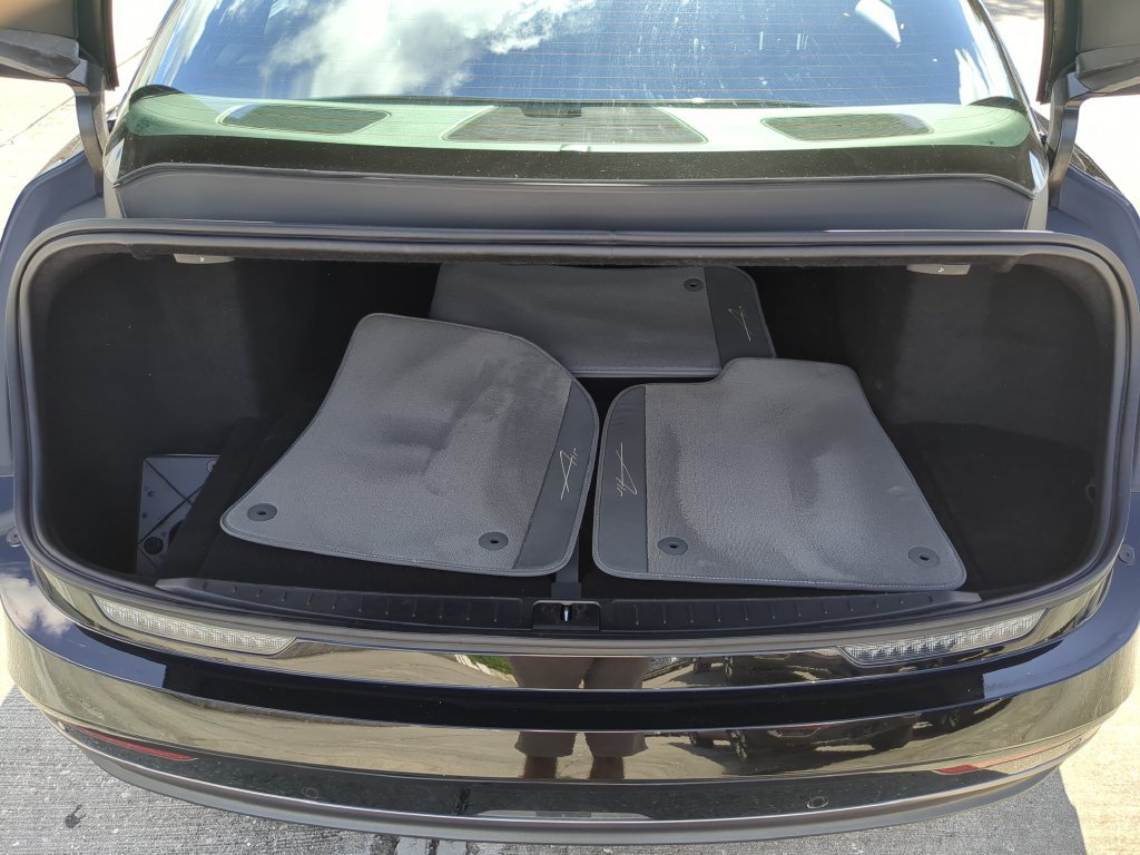 Used 2024 Lucid Air Pure RWD image 8