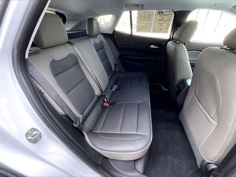 Used 2025 Chevrolet Trax ACTIV w/ Sunroof Package image 27