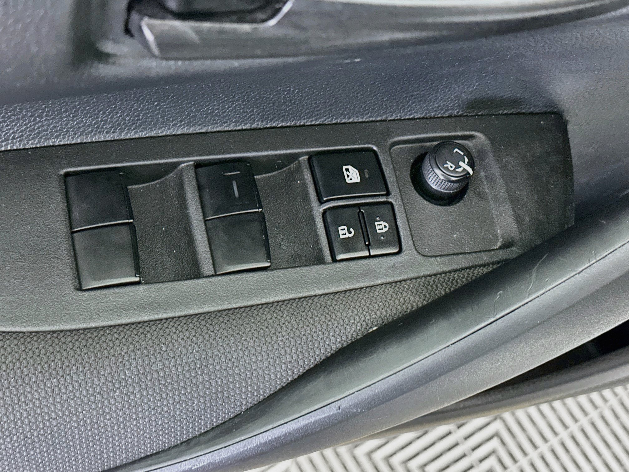 Used 2025 Toyota Corolla LE FWD image 15