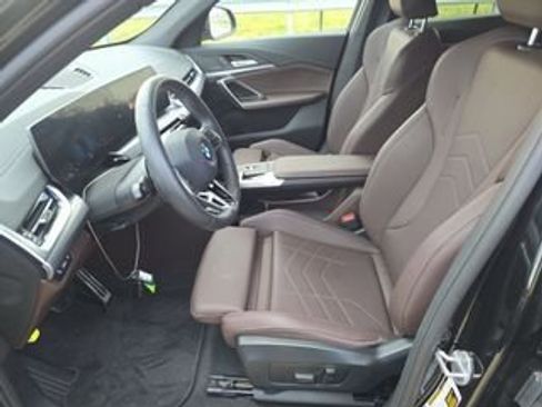 Used 2025 BMW X2 xDrive28i image 3