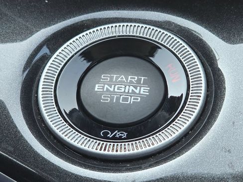 Used 2022 Jeep Grand Cherokee L Laredo w/ Luxury Tech Group I RWD image 23