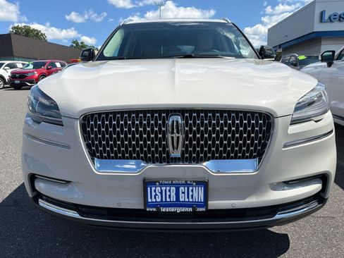 Used 2022 Lincoln Aviator AWD w/ Premium Package image 5