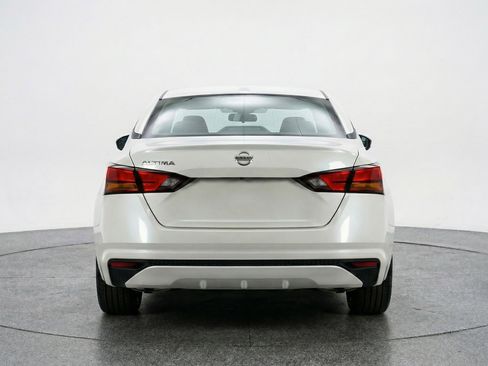 Used 2025 Nissan Altima 2.5 SV FWD image 7