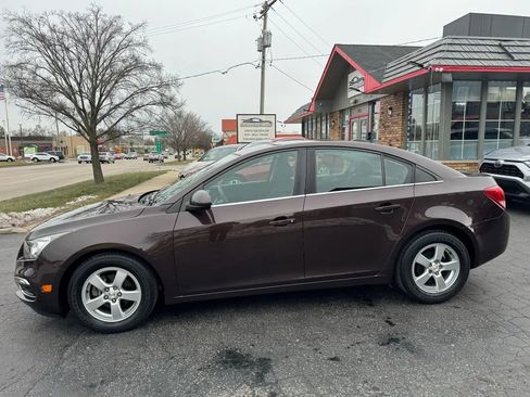 Used 2015 Chevrolet Cruze LT image 8