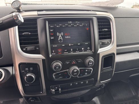 Used 2018 RAM 2500 SLT AWD/4WD image 16