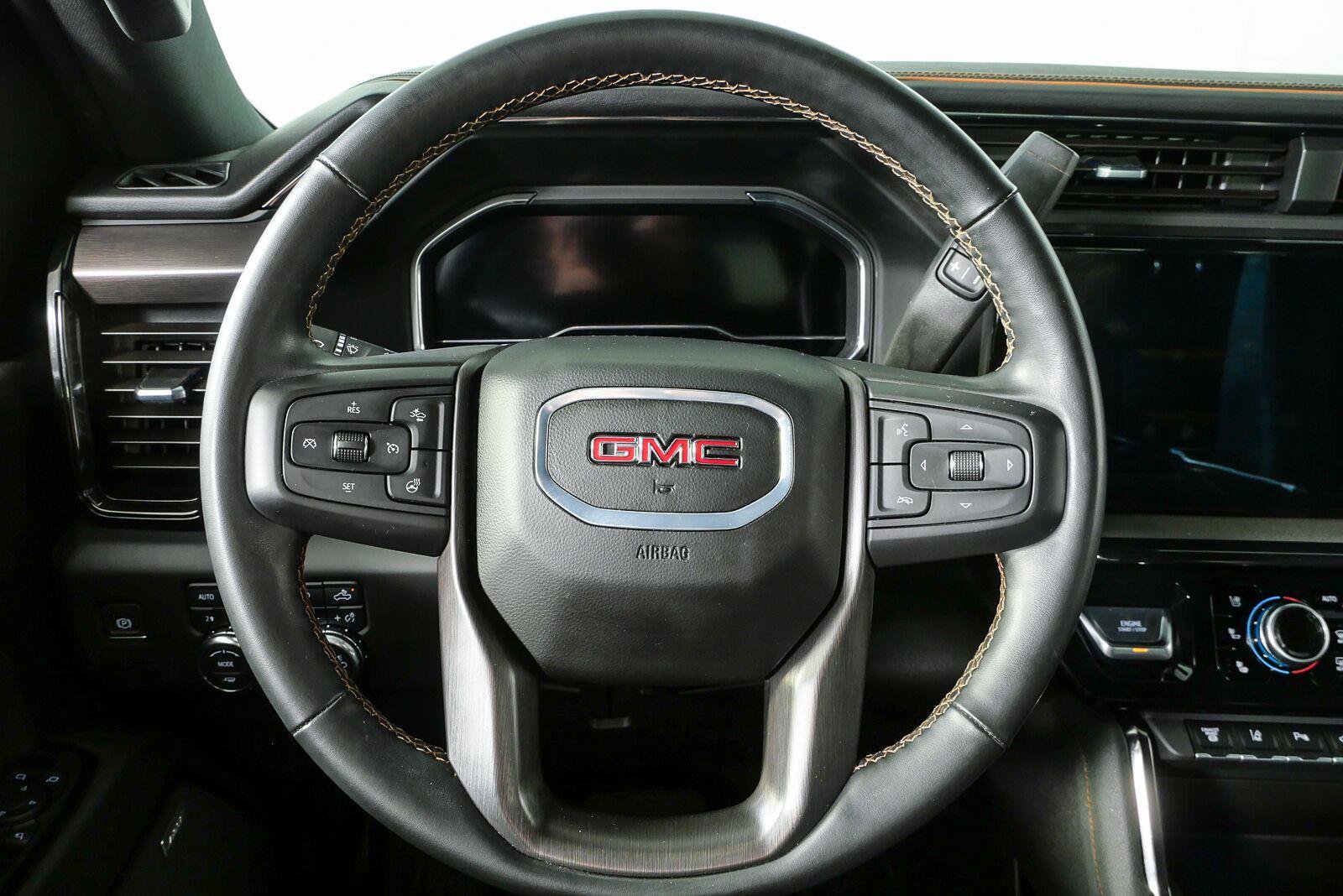 Used 2024 GMC Sierra 2500 AT4 w/ AT4 Preferred Package AWD/4WD image 9
