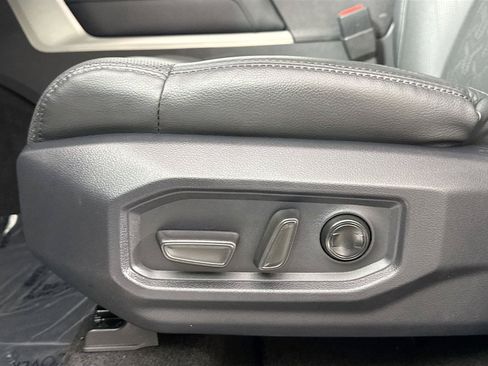 Used 2023 Toyota Tundra Limited w/ Power Package AWD/4WD image 30