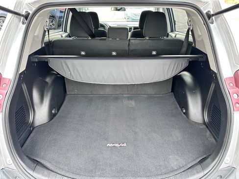 Used 2015 Toyota RAV4 LE w/ Four Season Floor Mat Package image 8