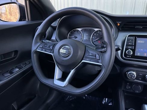Used 2018 Nissan Kicks S image 21