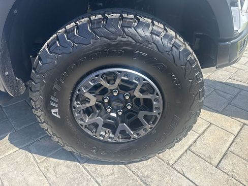 Used 2025 Ford F150 Raptor w/ Equipment Group 803A Raptor R AWD/4WD image 4