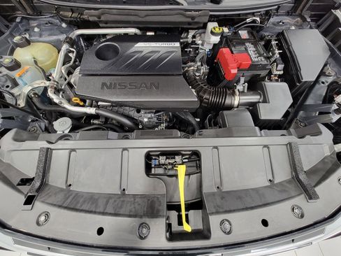 Used 2025 Nissan Rogue SV image 9