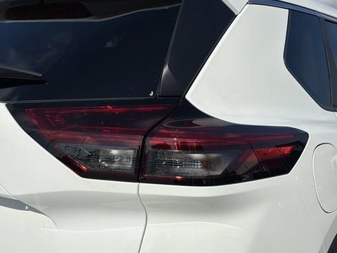 Used 2026 Nissan Rogue S FWD image 30