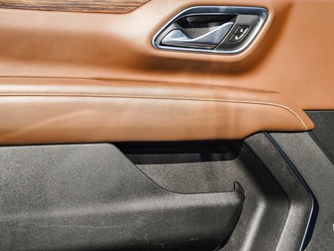 Used 2021 Chevrolet Tahoe High Country w/ Premium Package image 19