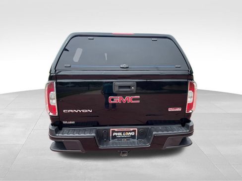 Used 2015 GMC Canyon SLE w/ All-Terrain Package AWD/4WD image 7