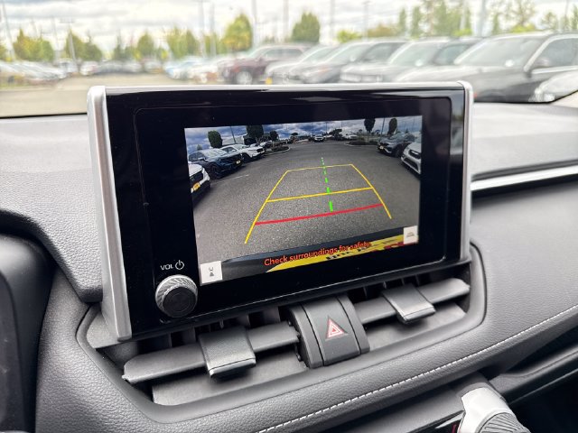 Used 2025 Toyota RAV4 XLE AWD/4WD image 22
