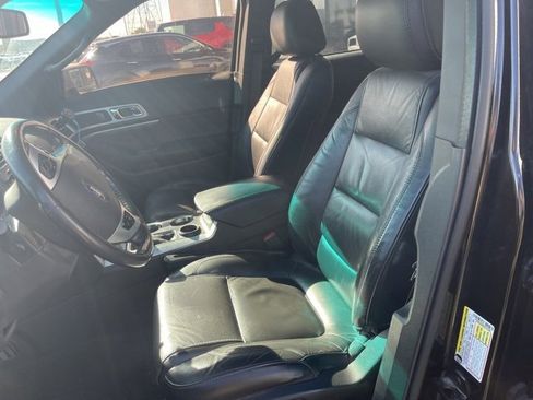 Used 2014 Ford Explorer XLT w/ Equipment Group 202A image 7