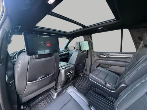 Used 2023 GMC Yukon Denali w/ Denali Reserve Package AWD/4WD image 30