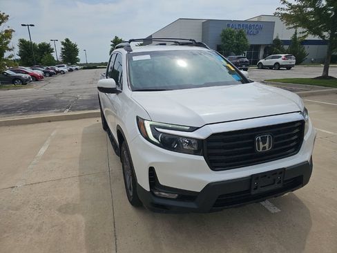 Used 2023 Honda Ridgeline RTL-E image 3