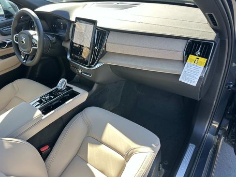 New 2026 Volvo XC90 B6 Plus w/ Protection Package Premier image 22
