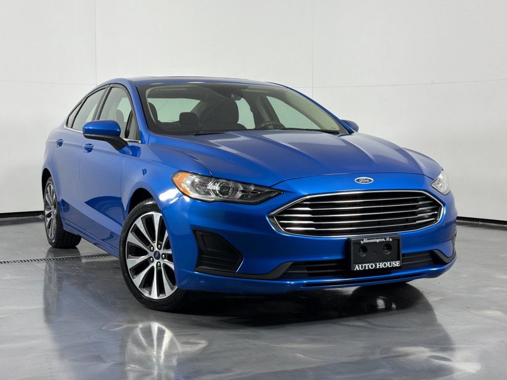 Used 2020 Ford Fusion SE AWD/4WD image 2
