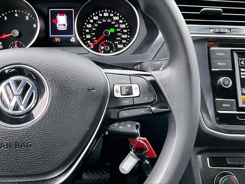 Used 2020 Volkswagen Tiguan S FWD image 25