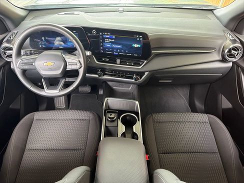 Used 2026 Chevrolet Equinox LT FWD image 22