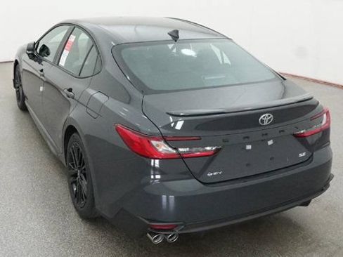 New 2026 Toyota Camry Hybrid FWD image 10