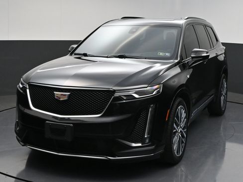 Used 2024 Cadillac XT6 Sport w/ Technology Package AWD/4WD image 3