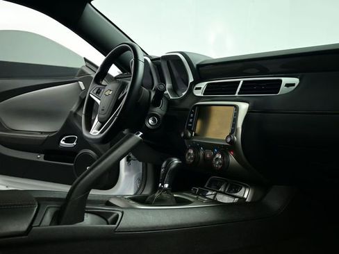 Used 2014 Chevrolet Camaro SS w/ SS Performance Package image 16
