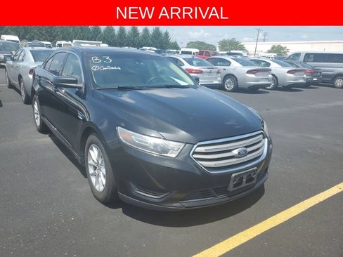 Used 2015 Ford Taurus SE FWD image 1